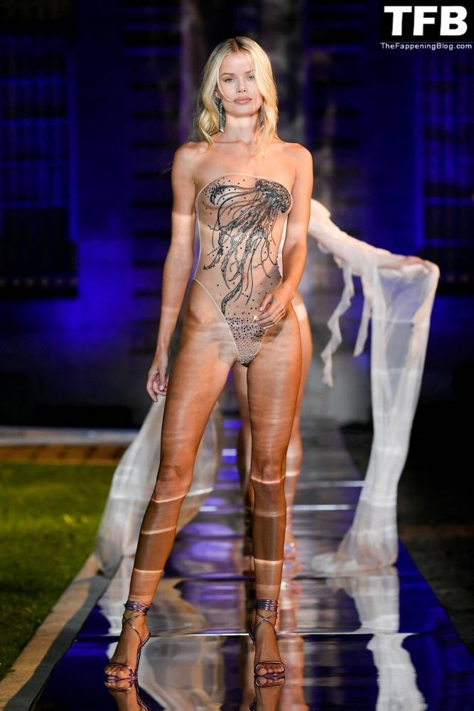 Frida Aasen Flaunts Her Nude Tits & Sexy Legs at the Etam Womenswear Show in Paris - #13