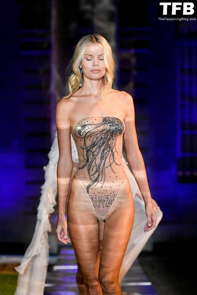 Frida Aasen Flaunts Her Nude Tits & Sexy Legs at the Etam Womenswear Show in Paris - #15