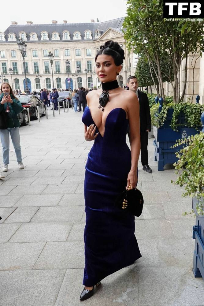 Busty Kylie Jenner Flaunts Her Deep Cleavage in Paris (54 Photos + Video) - #50