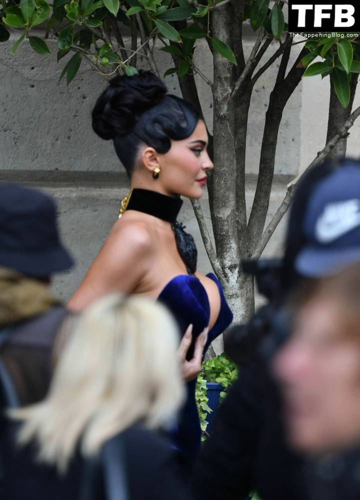 Busty Kylie Jenner Flaunts Her Deep Cleavage in Paris (54 Photos + Video) - #36