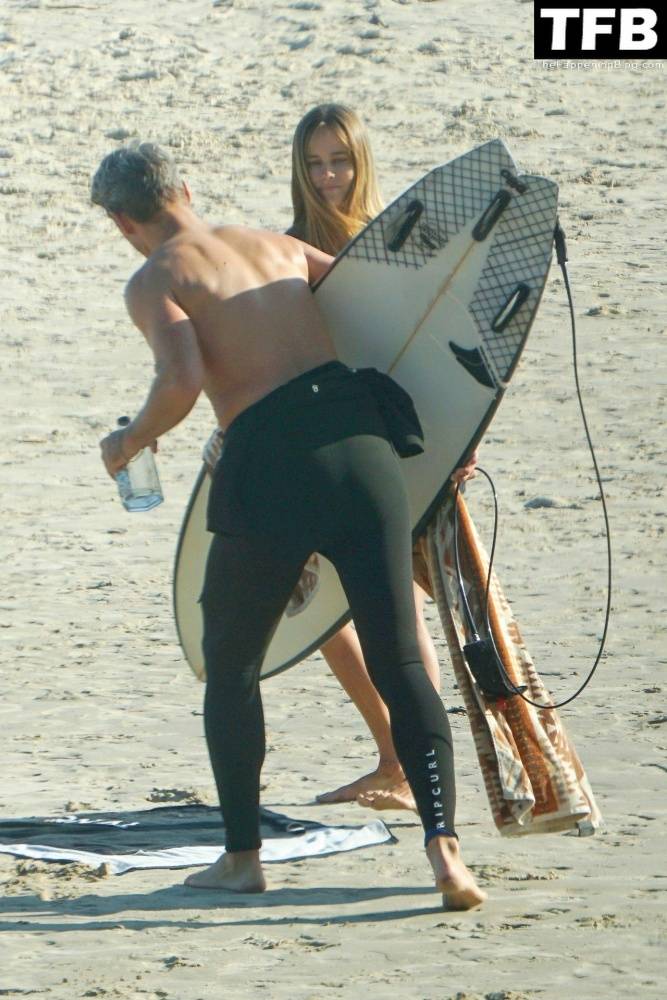 Isabel Lucas is Pictured with Her Boyfriend at Beach in Byron Bay - #21