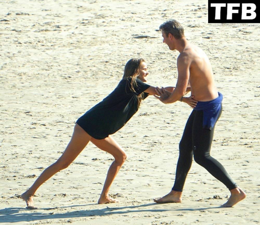 Isabel Lucas is Pictured with Her Boyfriend at Beach in Byron Bay - #7