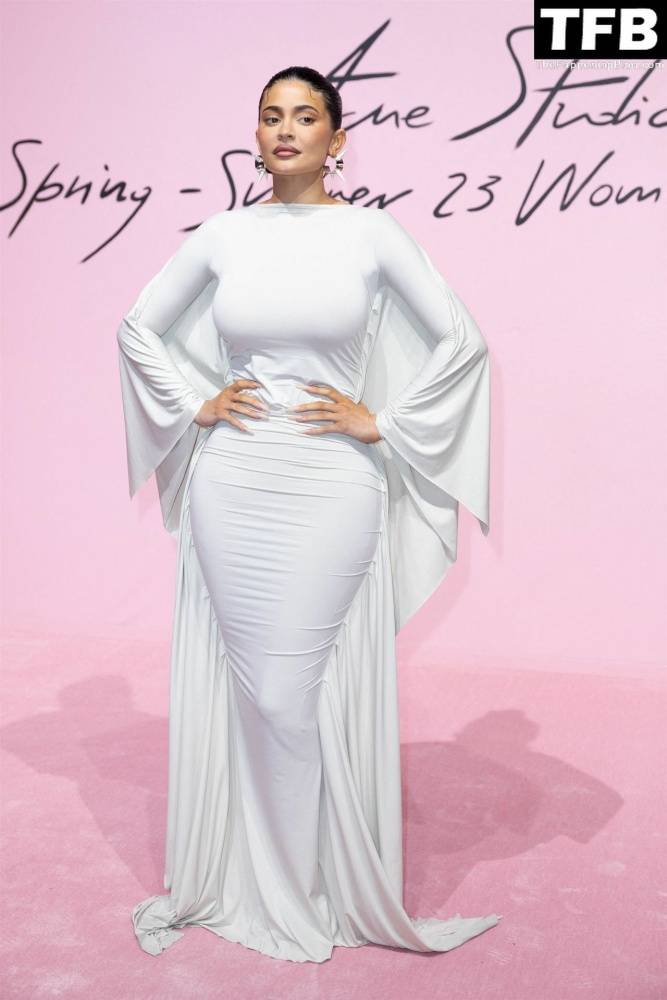 Kylie Jenner Flaunts Her Curves in a White Dress During Paris Fashion Week - #59