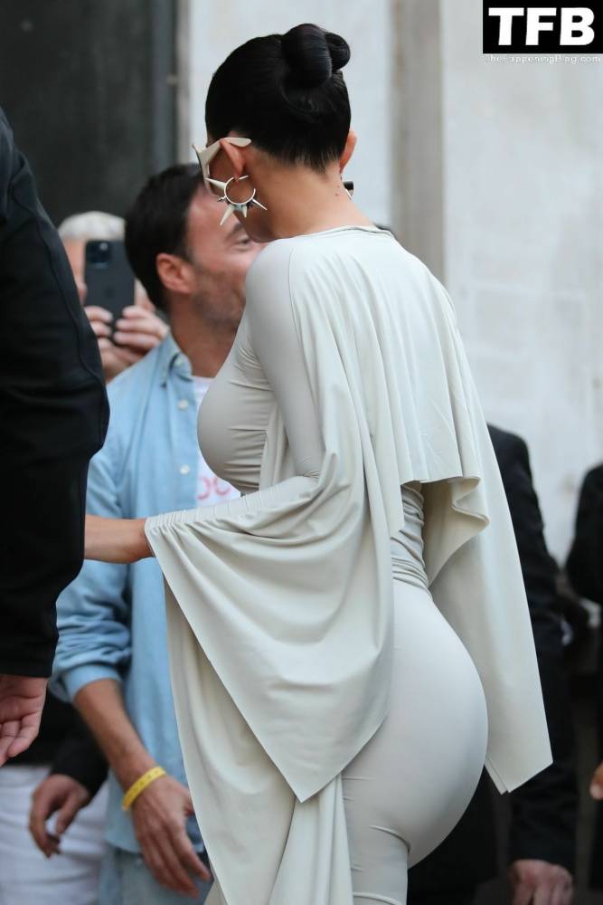 Kylie Jenner Flaunts Her Curves in a White Dress During Paris Fashion Week - #54
