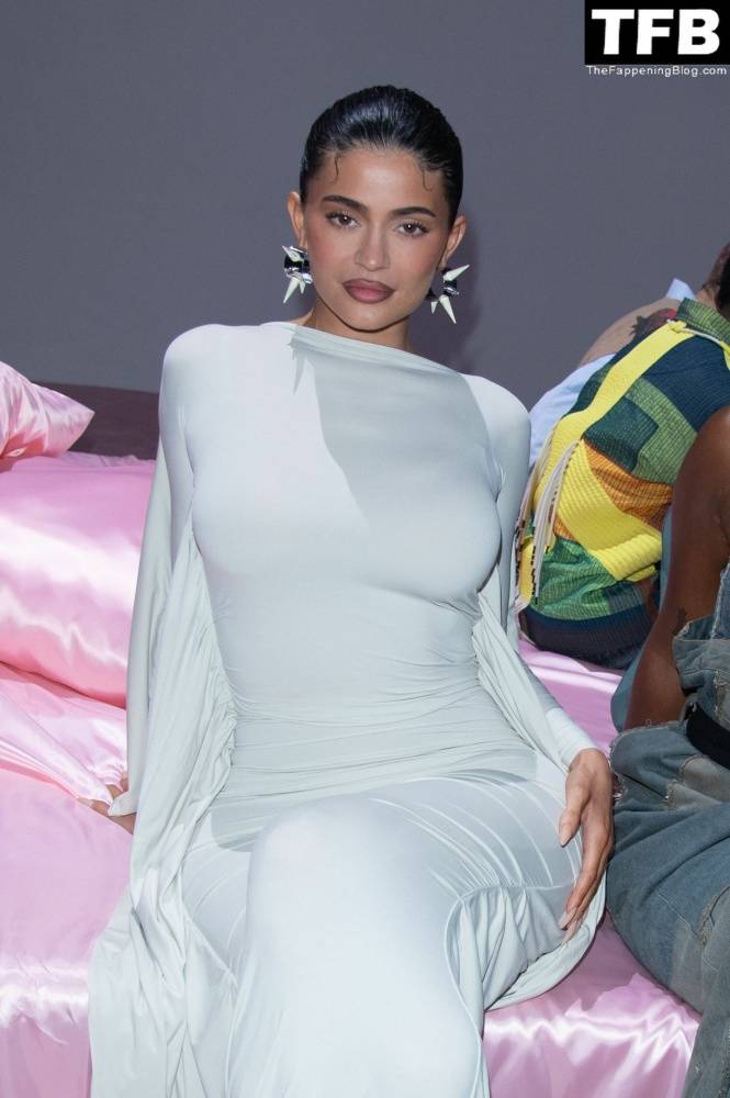 Kylie Jenner Flaunts Her Curves in a White Dress During Paris Fashion Week - #7
