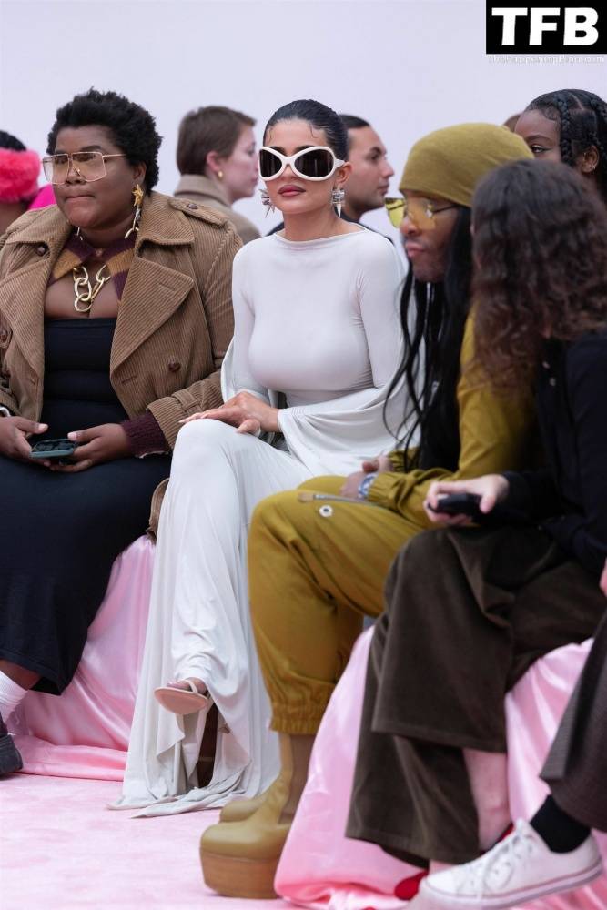 Kylie Jenner Flaunts Her Curves in a White Dress During Paris Fashion Week - #41