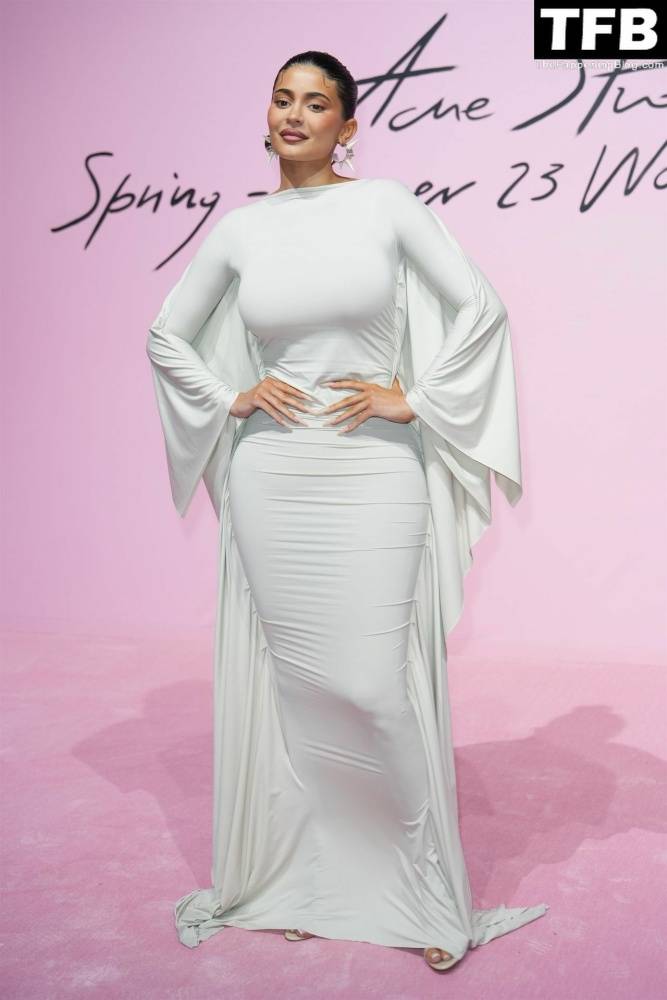 Kylie Jenner Flaunts Her Curves in a White Dress During Paris Fashion Week - #88