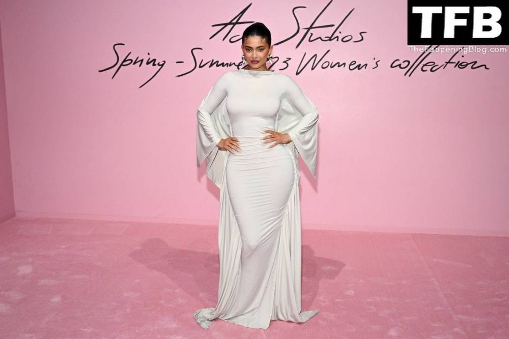 Kylie Jenner Flaunts Her Curves in a White Dress During Paris Fashion Week - #78