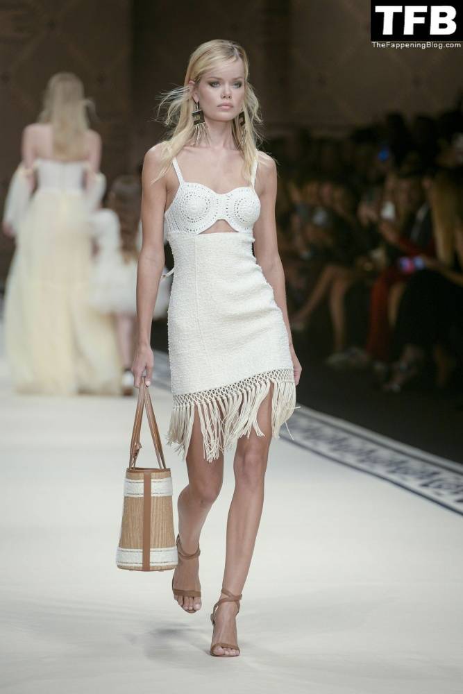 Frida Aasen Displays Her Nude Tits & Sexy Legs at Elisabetta Franchi 19s Fashion Show in Milan - #2