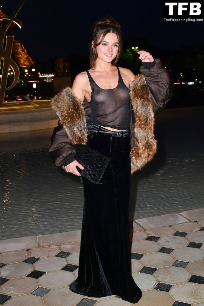 Charlotte Lawrence Flashes Her Nude Tits at the Saint Laurent Womenswear Show in Paris - #19