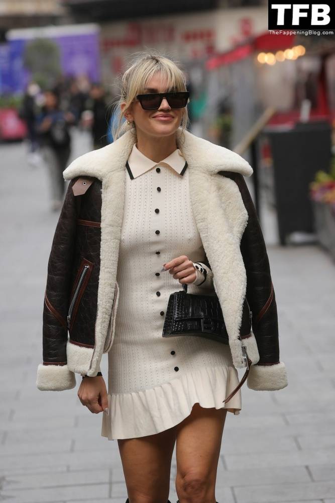 Ashley Roberts Shows Off Her Pokies in London - #67