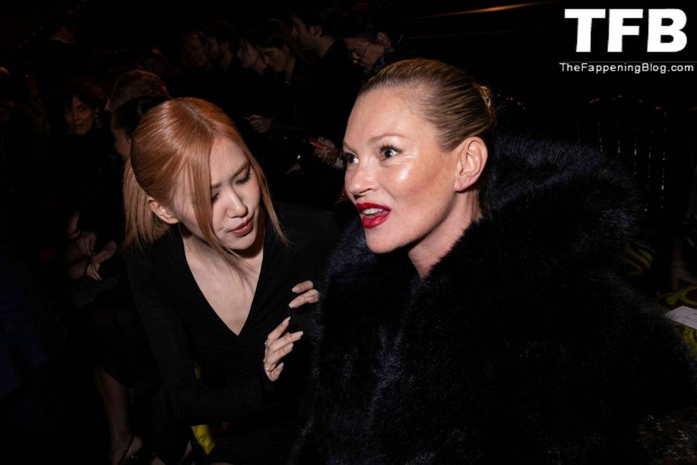 Kate Moss Flashes Her Nude Tits as She Arrives at the Saint Laurent Fashion Show in Paris - #51