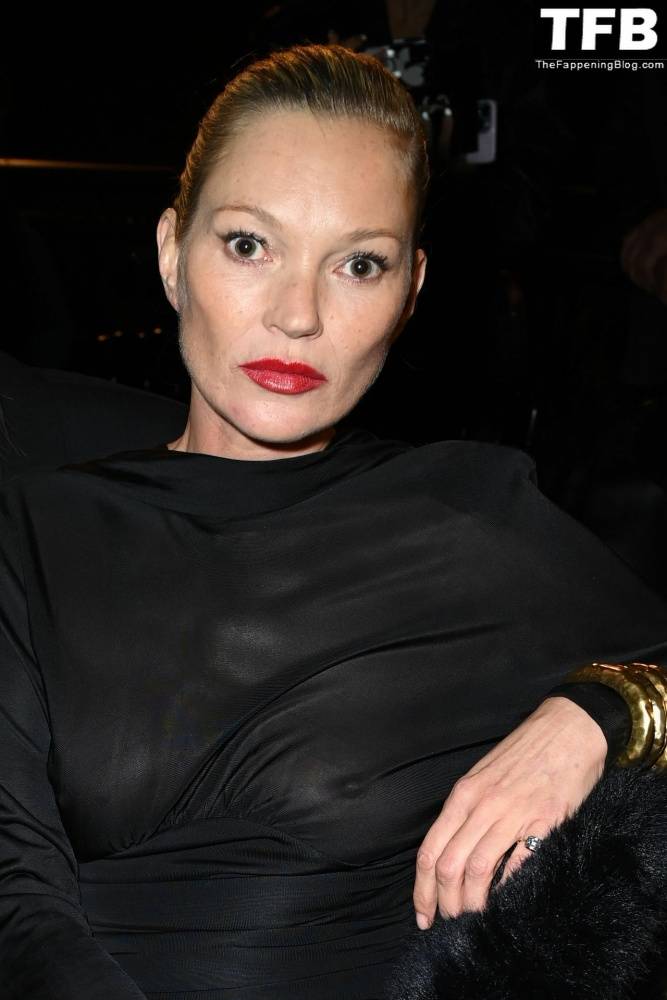 Kate Moss Flashes Her Nude Tits as She Arrives at the Saint Laurent Fashion Show in Paris - #12