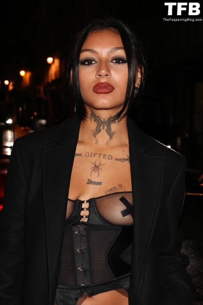 Ogee Flaunts Her Tits with Pasties While Leaving Etam Show in Paris - #2