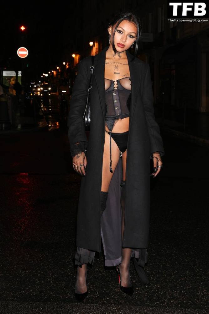 Ogee Flaunts Her Tits with Pasties While Leaving Etam Show in Paris - #10