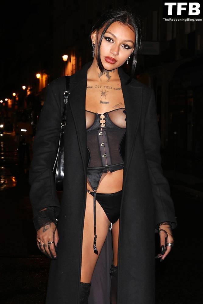 Ogee Flaunts Her Tits with Pasties While Leaving Etam Show in Paris - #4