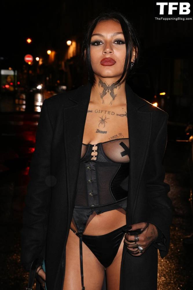 Ogee Flaunts Her Tits with Pasties While Leaving Etam Show in Paris - #6