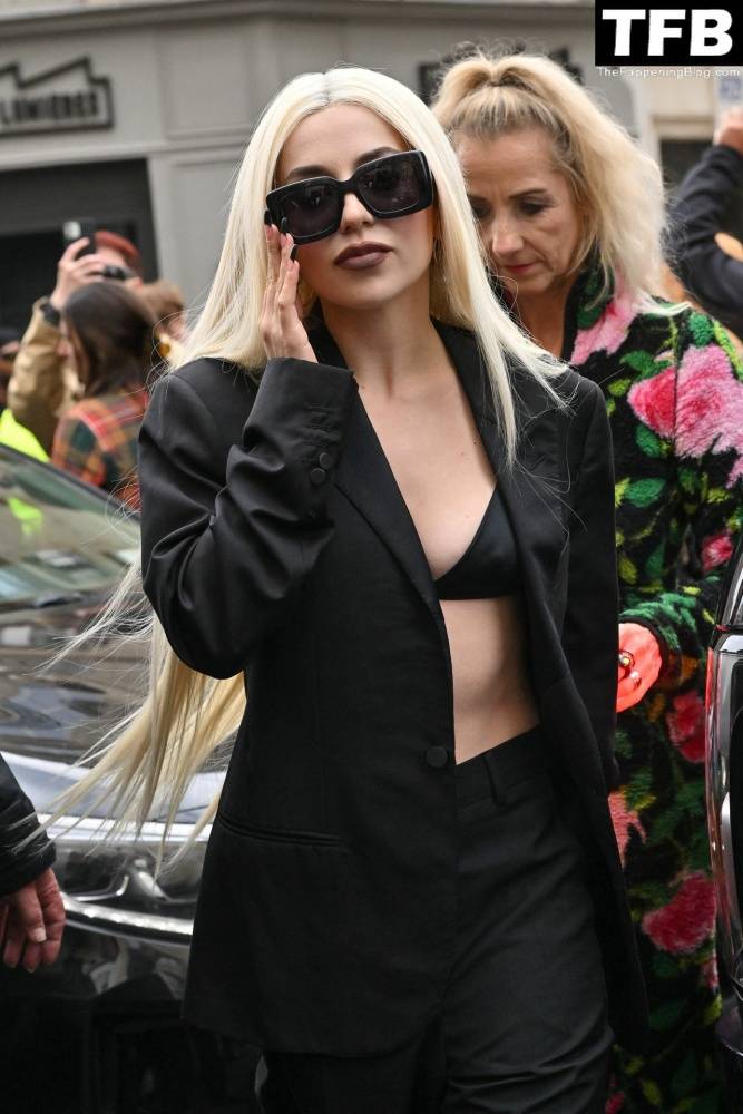 Ava Max Displays Her Sexy Tits as She Attends the Lanvin Show in Paris - #38