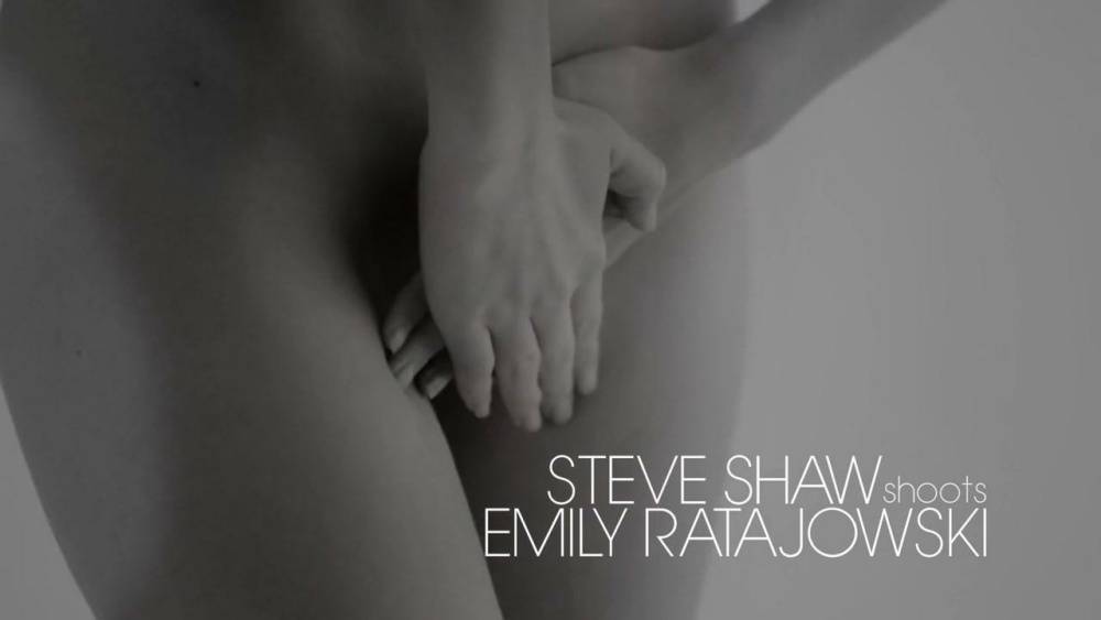 Emily Ratajkowski Treats Nude BTS photo Leaked - #9
