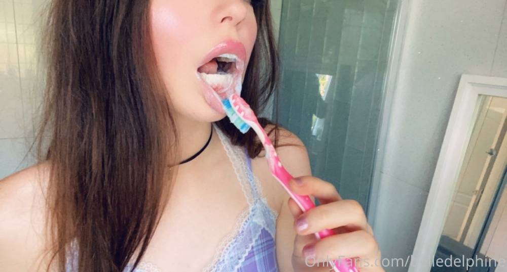 Belle Delphine Brushing Teeth Onlyfans Set Leaked - #17