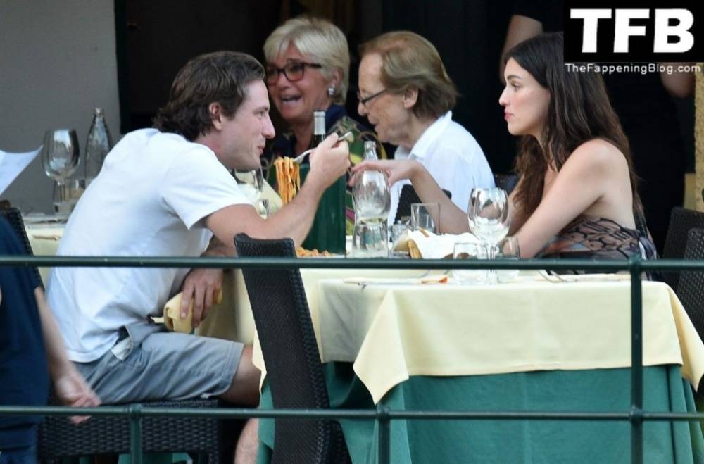 Rainey Qualley & Lewis Pullman Enjoy Their Vacations in Portofino - #10