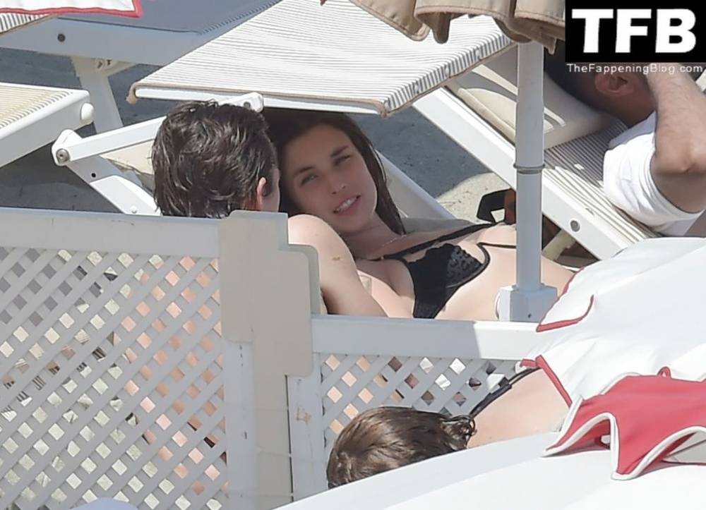 Rainey Qualley & Lewis Pullman Enjoy Their Vacations in Portofino - #4