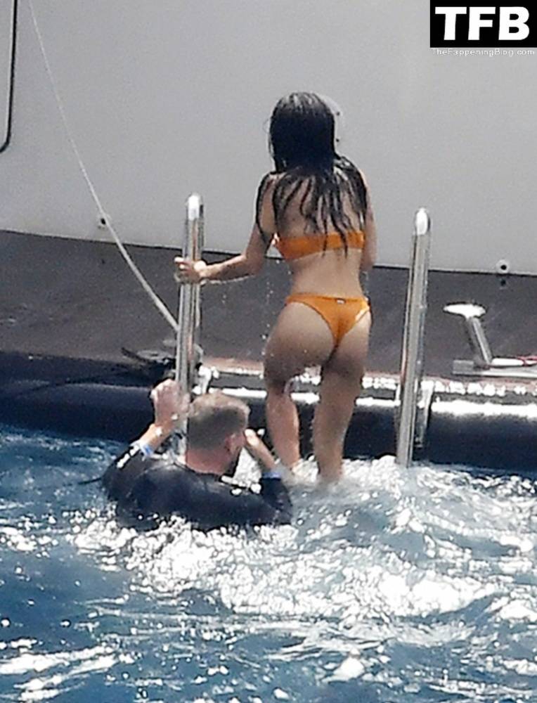 Zoe Kravitz & Channing Tatum Pack on the PDA While on a Romantic Holiday on a Mega Yacht in Italy - #17