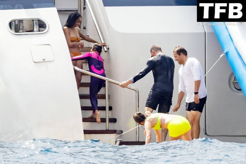 Zoe Kravitz & Channing Tatum Pack on the PDA While on a Romantic Holiday on a Mega Yacht in Italy - #6