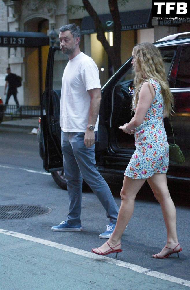 Jennifer Lawrence & Cooke Maroney Head Out For a Date Night in NYC - #27