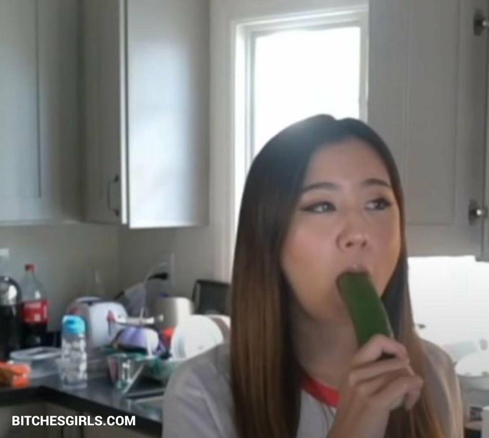 Fuslie Sexy Asian Twitch Streamer Hot Gallery - #8