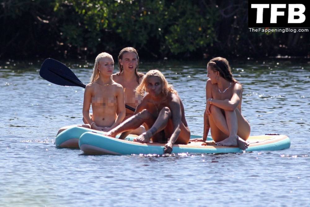 Salah Brooks, Charly Jordan, Emma Brooks, Olivia Ponton Pose Completely Naked in Mexico - #16