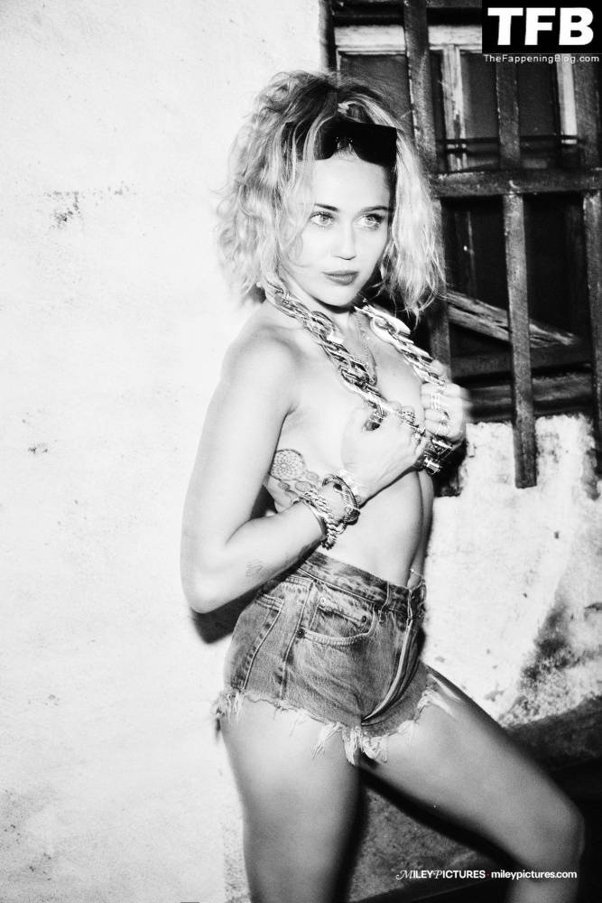 Miley Cyrus Nude & Sexy 13 Von Magazine Outtakes - #25