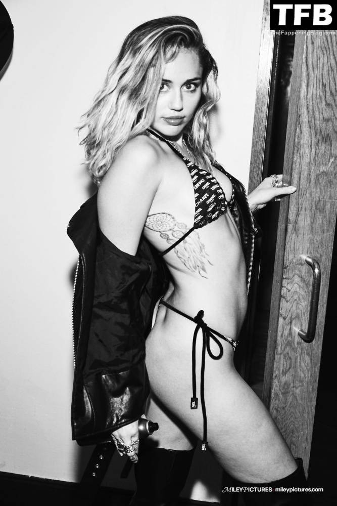Miley Cyrus Nude & Sexy 13 Von Magazine Outtakes - #34