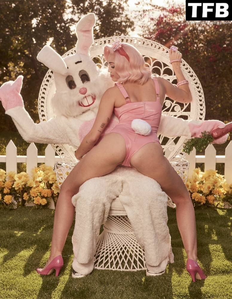 Miley Cyrus Nude & Sexy 13 Vogue Magazine Outtakes - #18