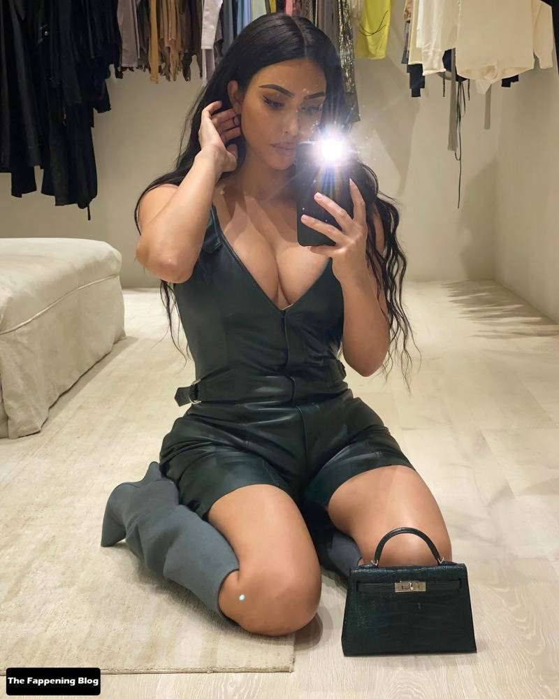 Kim Kardashian (28 Hot Photos) - #26