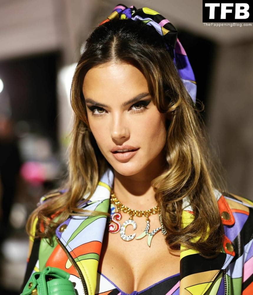 Alessandra Ambrosio Displays Her Sexy Tits & Legs at the Moschino Show in Milan - #34