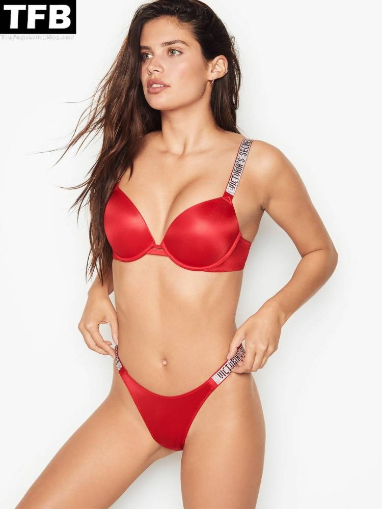 Sara Sampaio Topless & Sexy Collection - #4