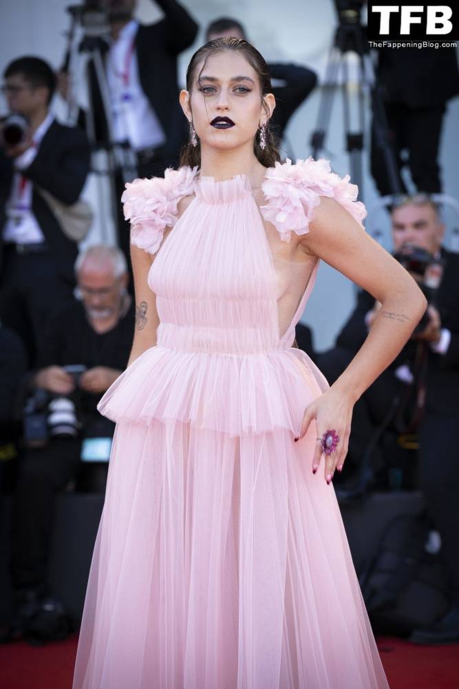 Gaia Gozzi Flaunts Her Tits at the 79th Venice International Film Festival - #28
