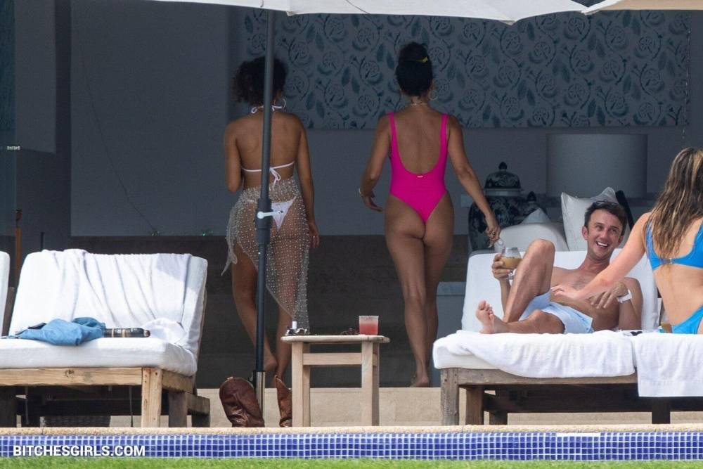 Vanessa Hudgens Nude Celebrity Leaked Photos - #9