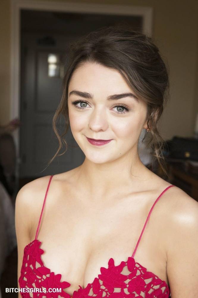 Maisie Williams Nude Teen - Nude Videos Teen - #16