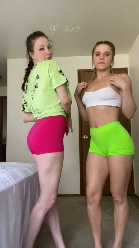 Gii_xoxo69 Lesbian TikTok Challenge Onlyfans Video Leaked - #2