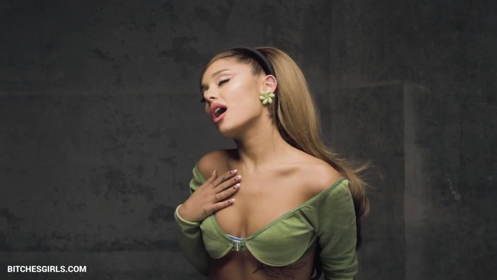 Ariana Grande Nude Celeb - Celebrities Leaked Nude Photo - #11