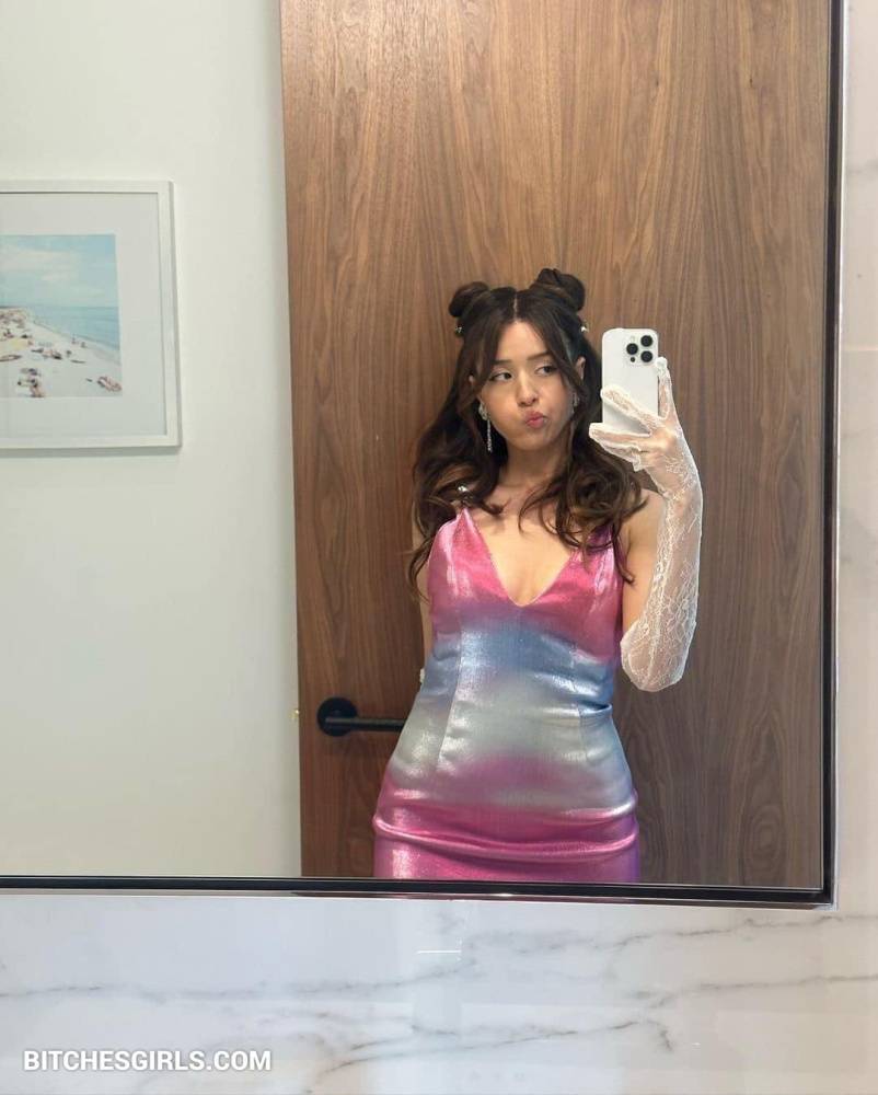 Pokimane Nude Twitch - Twitch Leaked Videos - #5