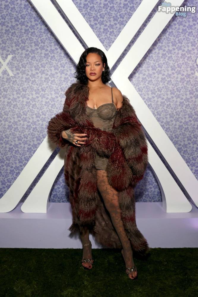 Rihanna Looks Sexy at the Savage x Fenty Launch (10 Photos) - #5