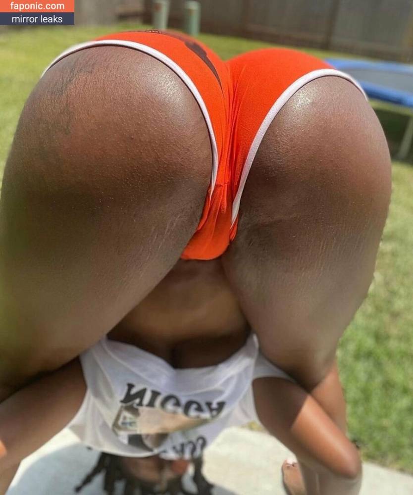 L0yal_trini aka Loyal Trini aka l0yaltriinii Nude Leaks OnlyFans - #12