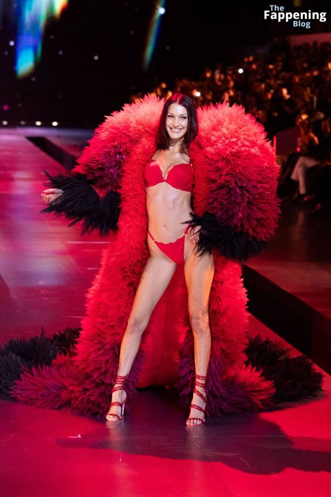 Bella Hadid Looks Stunning in Red at the 2024 Victoria’s Secret Show (63 Photos) - #4