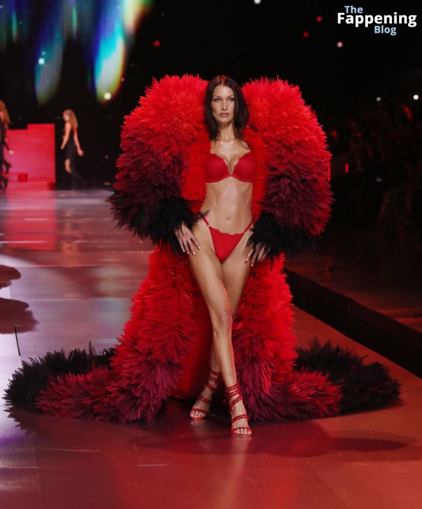 Bella Hadid Looks Stunning in Red at the 2024 Victoria’s Secret Show (63 Photos) - #20