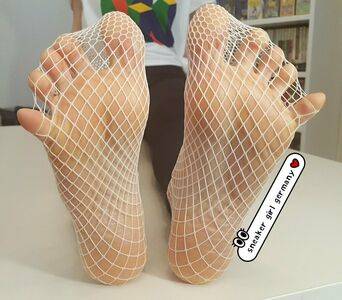 Emma Elba / Emmascutefeet / Emmasfeetcosplay / Luna_Soles_Goddess / SneakerGirlGermany / cutefeetprincess / sherlinanym / sneakergirl Nude Leaks - #4