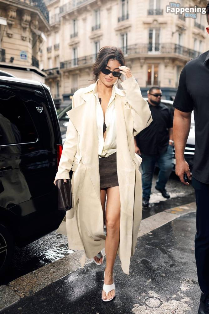 Kylie Jenner Flaunts Her Sexy Legs & Tits in Paris (29 Photos) - #12