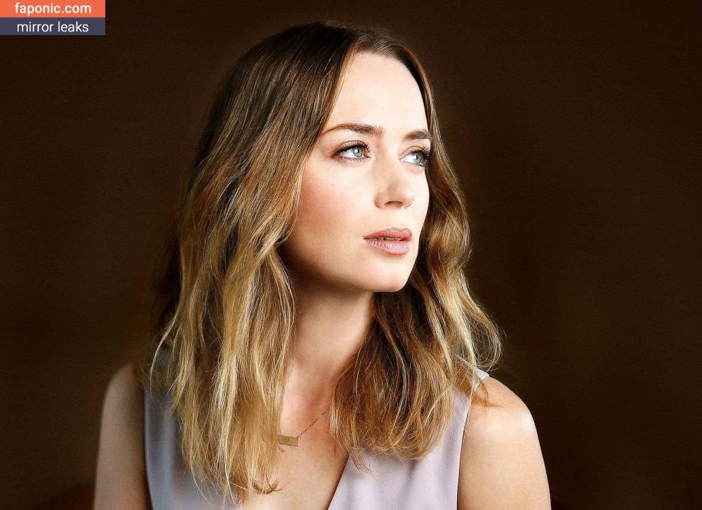 Emily Blunt aka _emily_blunt_ aka twogirlsoneblunt Nude Leaks OnlyFans - #5